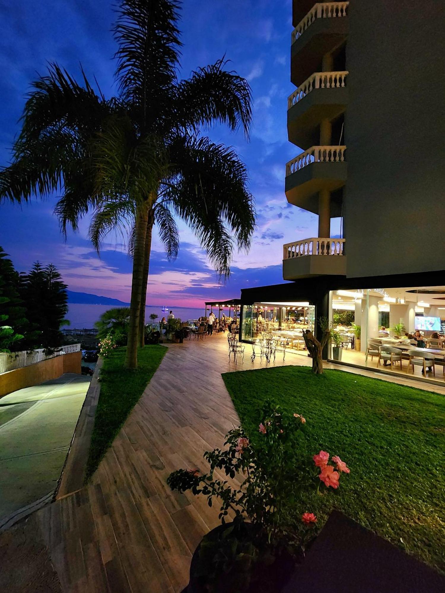 Hotel Apollon 4*